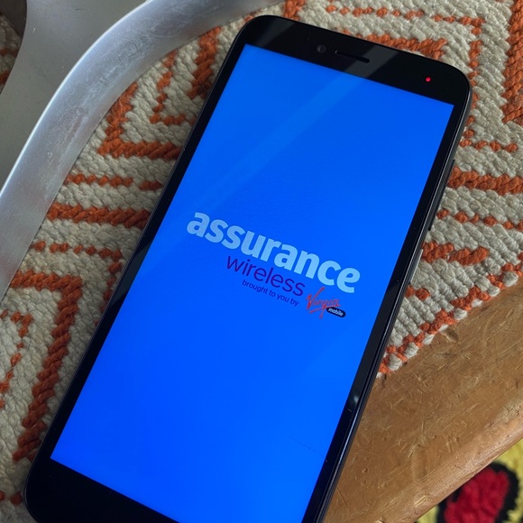 Phone - Picture 3 of 16